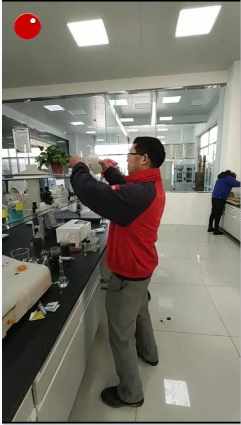 化学专家进行污水实验，攻克行业难题是广西金科使命！！！